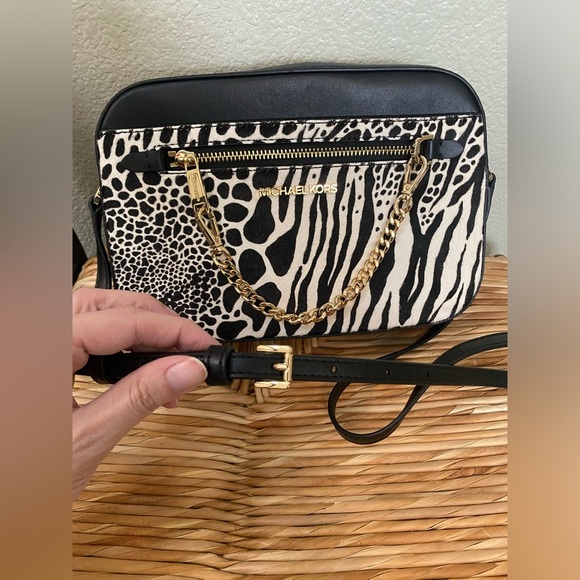 Michael Kors animal print, animal hair and leather, Jet Set Crossbody bag - Picture 3 of 15